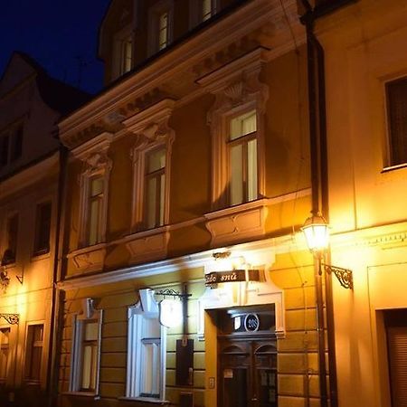 Hnizdo Snu Hotell Hradec Králové Exteriör bild